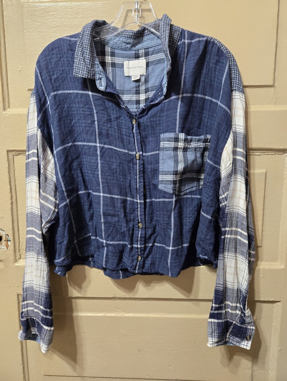 American Eagle Blue Cropped Button Front Flannel Shirt Size: XL
